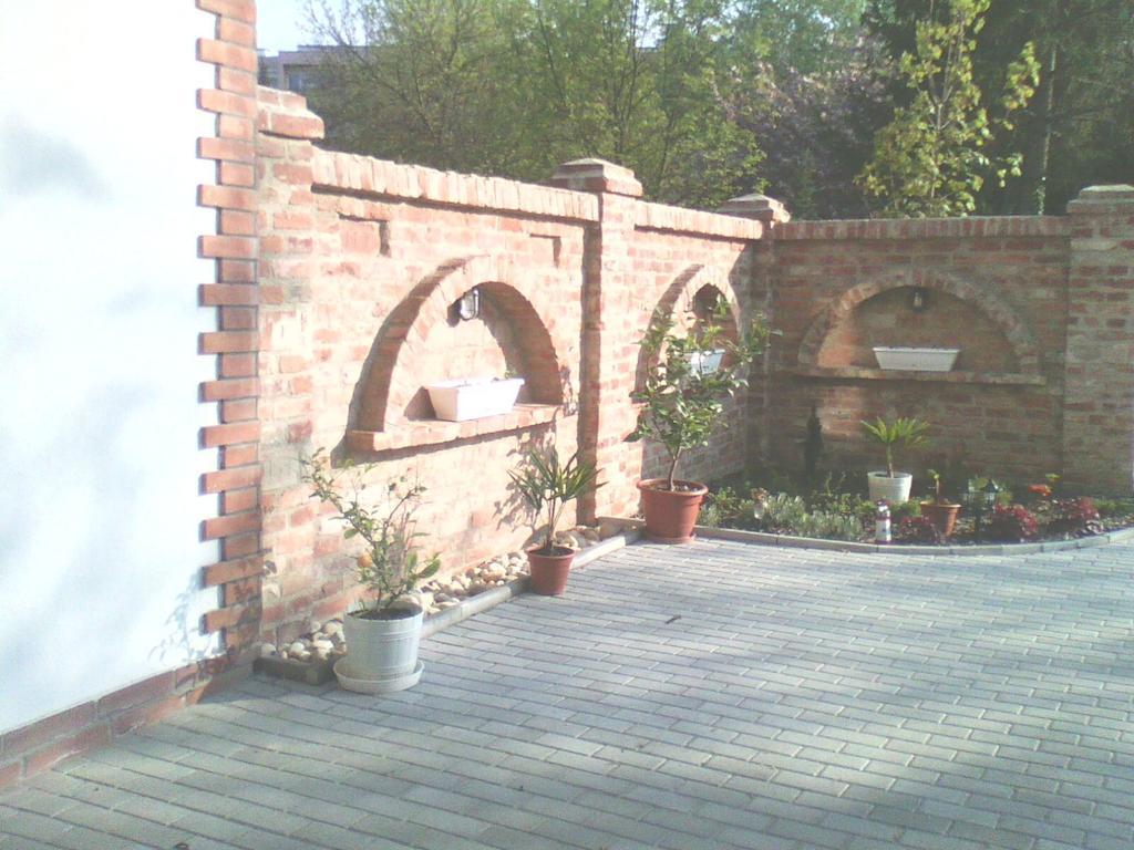 Bástya Apartmanház Sárvár Exterior foto